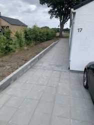 belægning og støttemur