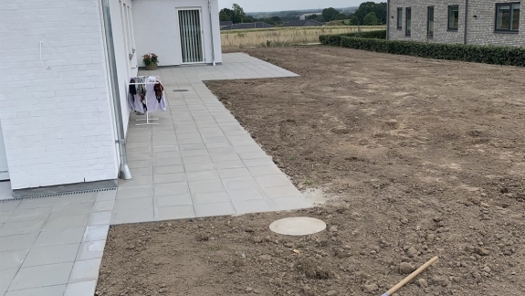 belægning omkring hus
